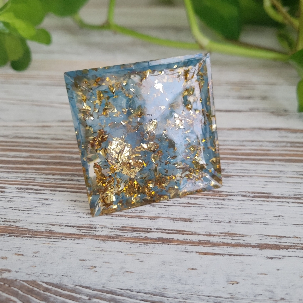 NEW lotus crystal orgone positive energy pyramid - Picture 3 of 10